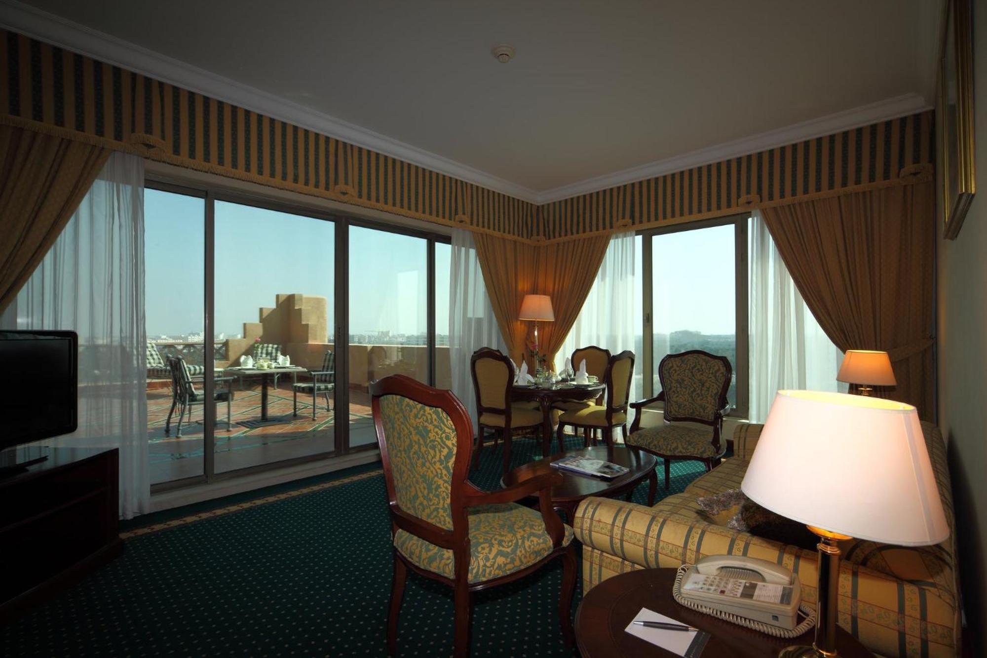 Al Ahsa Intercontinental By Ihg Hotell Al-Hasa Eksteriør bilde